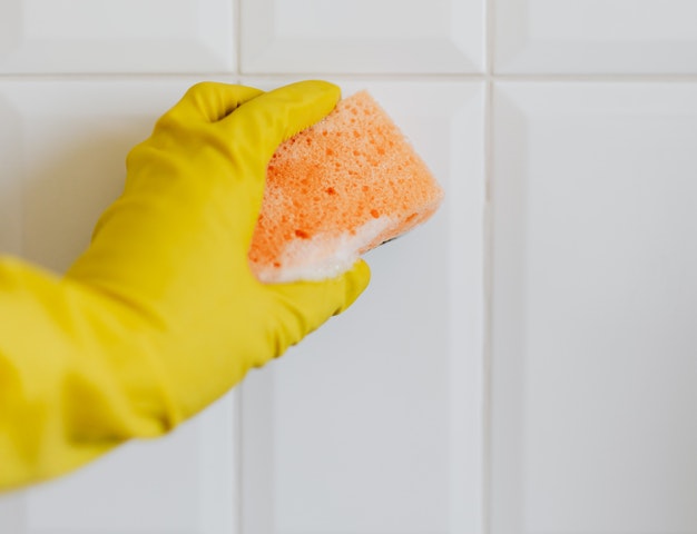 how to clean bathroom tiles